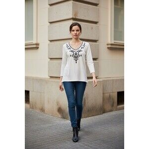 R.Q.T Women’s Petite Embroidered Floral White/black Top Size PS Beaded Boho